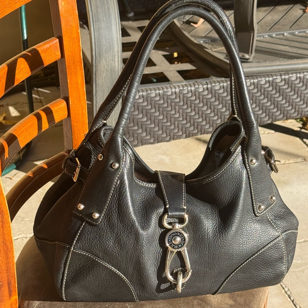 Dooney & Bourke black Pebble grain leather satchel handbag gold/black logo lock